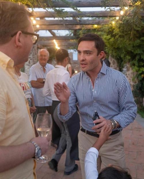 Звезда сериала Сплетница Эд вествик заключил брак в Италии. 04