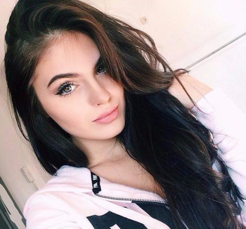 Сильные и длинные волосы.