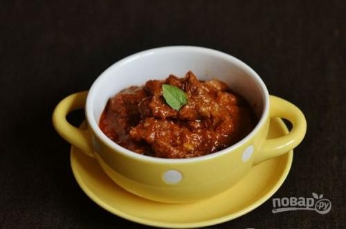 Говядина, тушеная в томатной пасте.