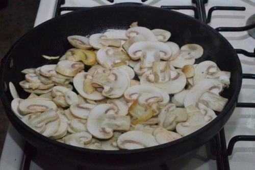 Картошка с грибами в сливках. 04