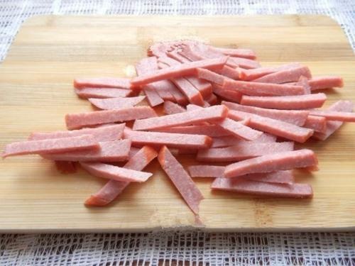 Салат с копченой колбаской? 05