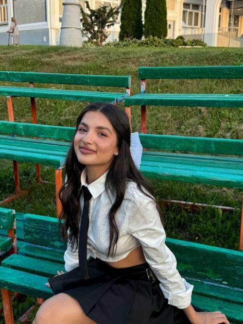 Амина школьным фотосетом поделилась. 03