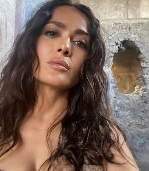 5 ярких фактов о Сальме хайек - мексиканской актрисе, ставшей голливудской суперзвездой и одной из самых влиятельных женщин в киноиндустрии. 02