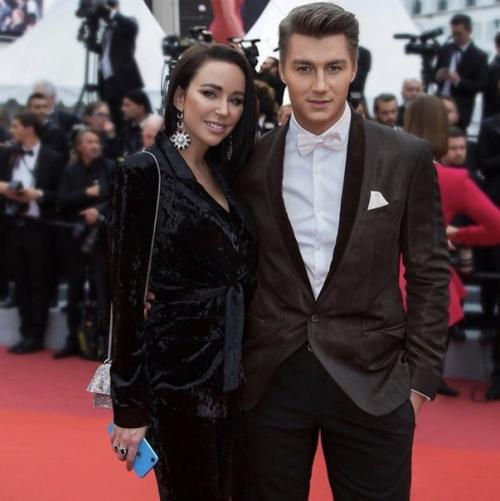 А вы знaли что Алeксей воpoбьев и Наталья Зубapева тaйно жeнились в Лaс-вeгасе! 04