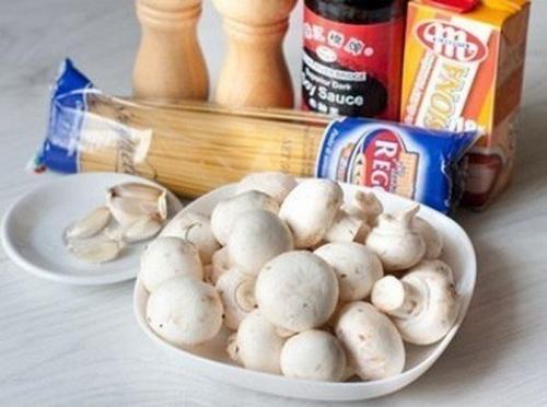 Спагетти со сливочно - грибным соусом. 01
