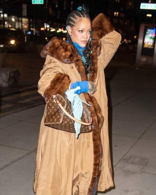 Утро выходного мы начинаем с новых стритов Ри в Нью-йорке. 01