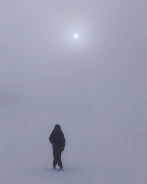 Диана коркунова поделилась атмосферными кадрами, сделанными на популярном горнолыжном курорте шымбулак в Казахстане. 05