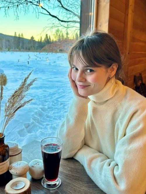 Талантливая и очень скромная актриса - 29-летняя Ангелина стречина. 03