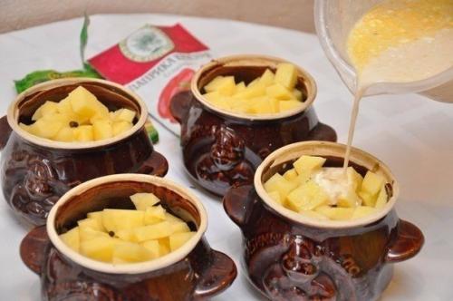 Охотничьи колбаски с картофелем в горшочках. 06