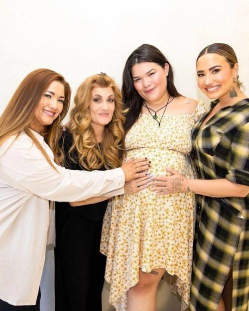 Мэдисон де Ла гарза, известная по роли дочери Габи в сериале Отчаянные Домохозяйки, потеряла ребенка при родах. 01