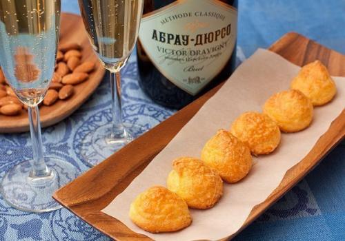 Гужеры. 

Гужеры (фр.  Goug?  