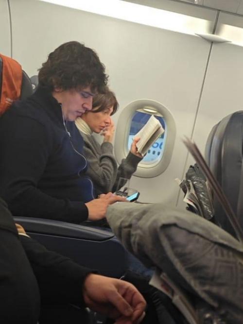 Мы начинаем выходные с очередного скандала: Филипп Киркоров назвал ивлееву редкой сволочью и неблагодарным человеком. 01