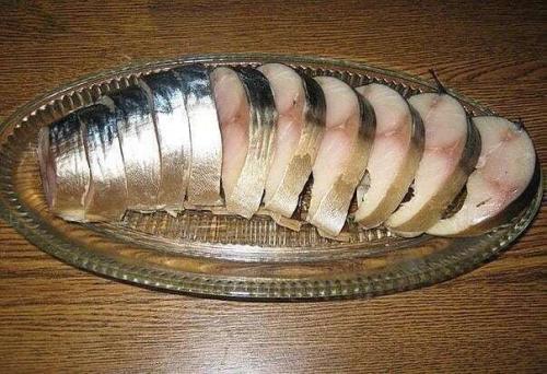 Потрясающая соленая скумбрия. 
