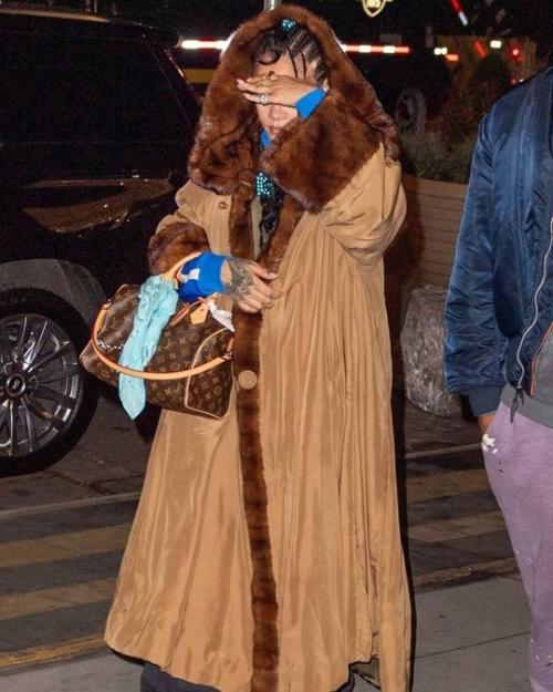 Утро выходного мы начинаем с новых стритов Ри в Нью-йорке. 04