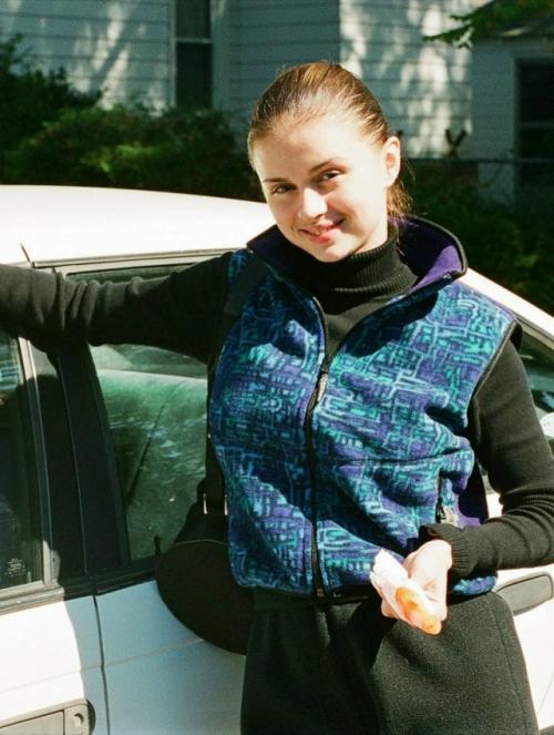 Показала Архивные Снимки - 46-летняя экс - солистка группы блестящие Анна Семенович опубликовала фотографии со времён жизни в США. 03