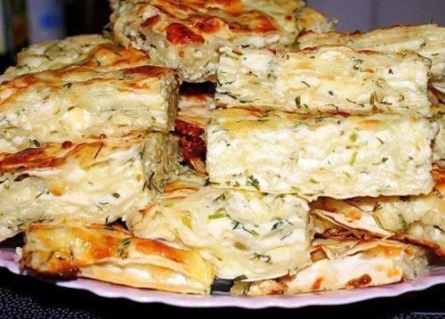 Пиpoг сырный из лаваша с зeленью. Пиpoг сырный из лаваша с зeленью.