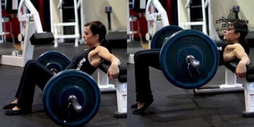 Ягодичный мост. Несмотря на легкость в выполнении, подъемы таза из положения лежа прекрасно подтягивают ягодицы и бедра. Ягодичный мост. Несмотря на легкость в выполнении, подъемы таза из положения лежа прекрасно подтягивают ягодицы и бедра.