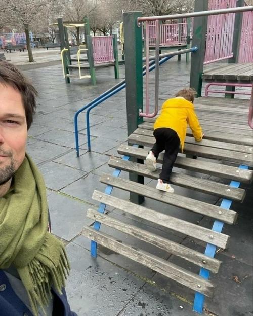 Поделились Совместным Фото - 38-летняя актриса Оксана акиньшина и 40-летний актёр Данила Козловский выложили совместную фотографию с отдыха. 02