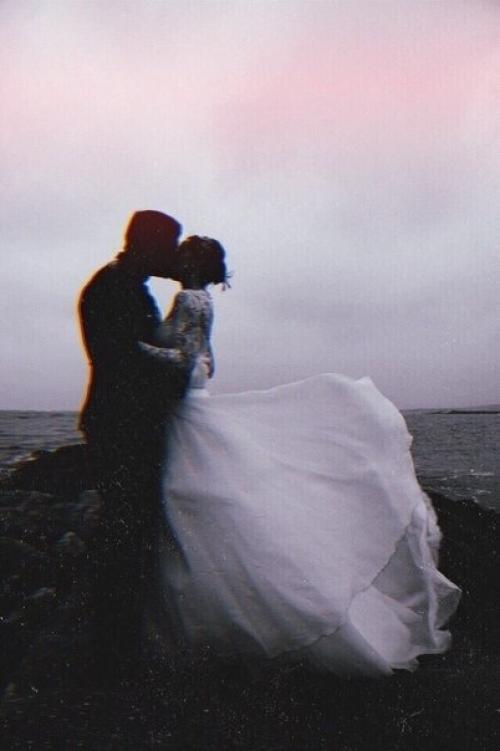 Поверь, я знаю, как ведёт себя влюблённый мужчина и как ведёт себя мужчина, который делает вид, что любит. 03