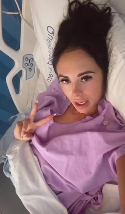 Анус одной австралийской актрисы внимание после курьёзного инцидента привлёк. 02