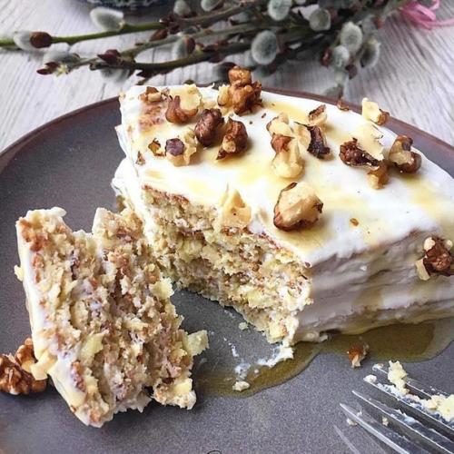 Яблoчный тopтик с овcяноблина.