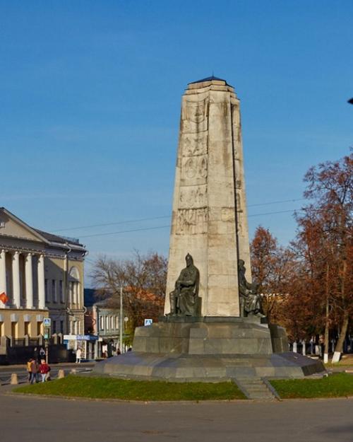 30 октября 1960 года был торжественно открыт памятник в честь 850-летия города Владимира. 01 30 октября 1960 года был торжественно открыт памятник в честь 850-летия города Владимира. 01