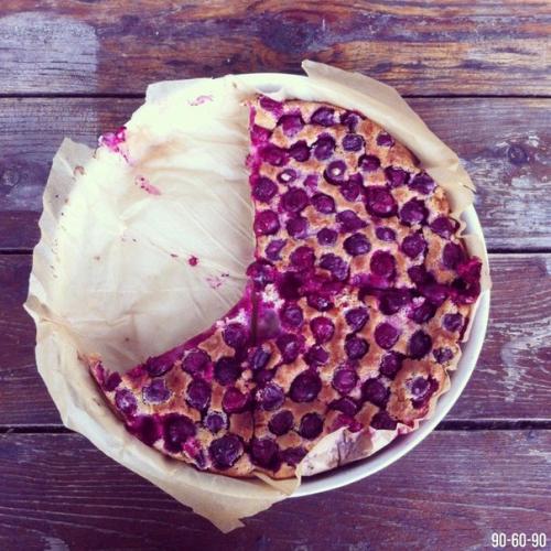 Вишневая запеканка - творожно - ягодный десерт на скорую руку!