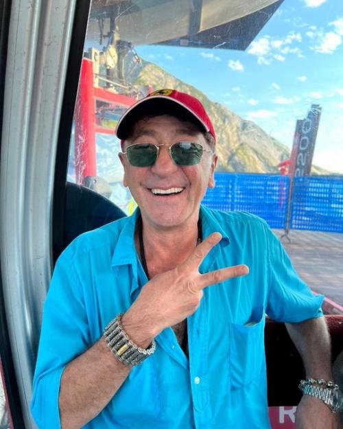 Григорий Лепс откровенно поделился своими чувствами к молодой девушке, с которой ему предсказывают свадьбу. 01