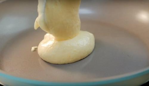 Ты больше не захочешь готовить оладьи иначе! 06