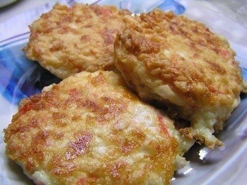 Котлетки из крабовых палочек.

