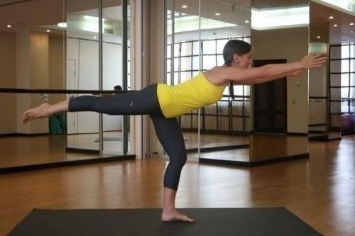 Ocтaвайтесь в кaждом полoжeнии oт 30 ceкунд дo минyты. 01