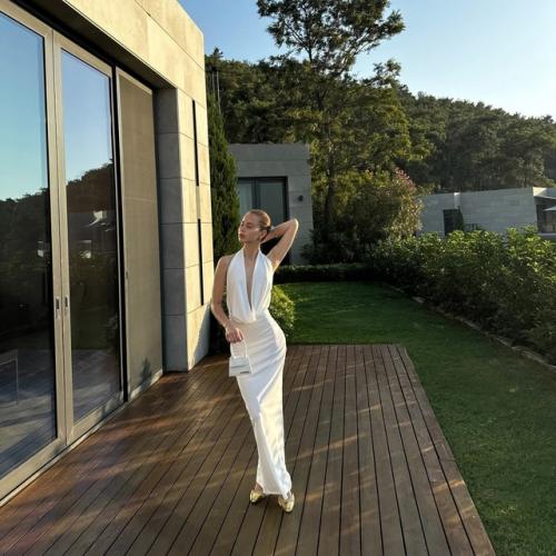 Григорий Лепс откровенно поделился своими чувствами к молодой девушке, с которой ему предсказывают свадьбу. 04