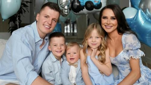 Лерчек четвертым ребенком беременна! 

