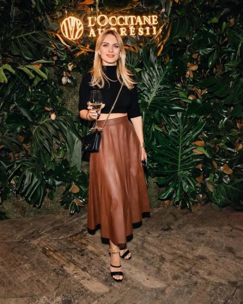 Предлагаю несколько вариантов перефразировки этого текста: 03