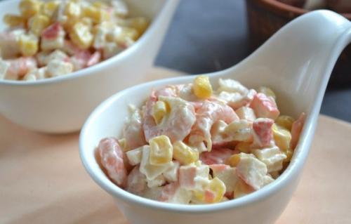 Салат с креветками и крабовыми палочками. 05