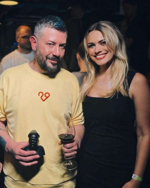 Предлагаю несколько вариантов перефразировки этого текста: 02