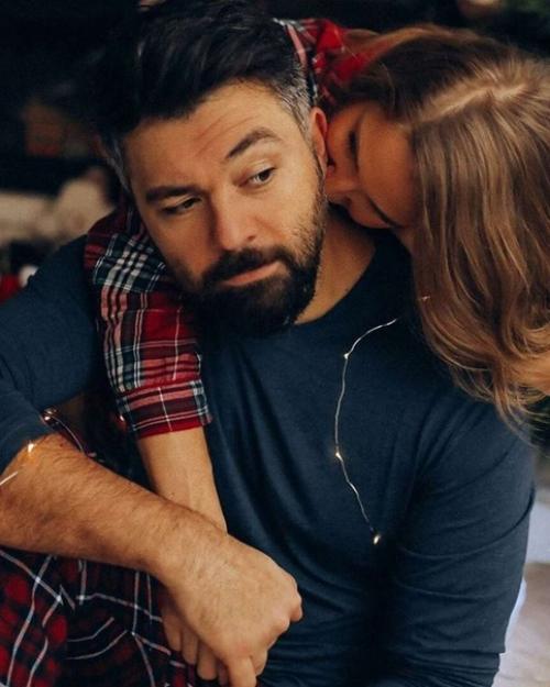 Алексей Чумаков и Юлия Ковальчук - одна из самых крепких пар российского шоу-бизнеса. 02