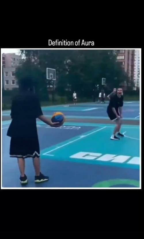 Россиянка протаранила машину грабителей, которые ворвались в её дом в Лос-анджелесе.

