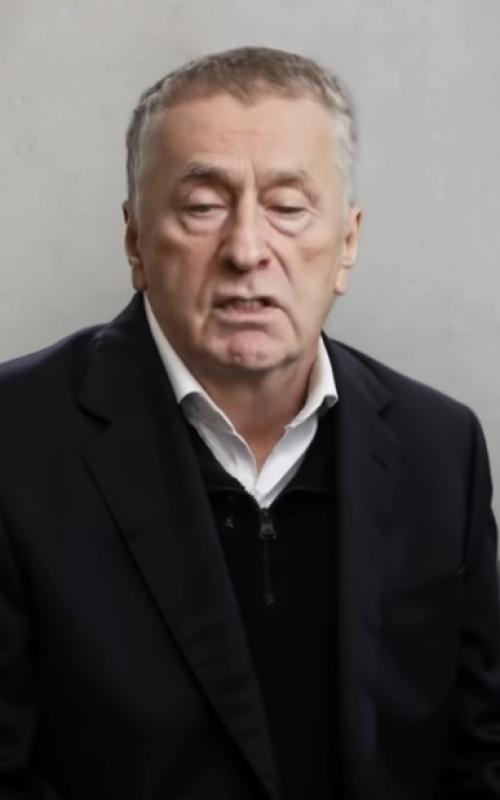 Девушка решила показать, что нейросети уже шагнули гораздо дальше милых фильтров и шуточных аватарок. 01