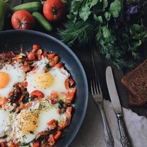 Шакшука.  Ингредиенты:  ? 2.