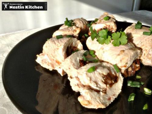 Куриные рулетики с черносливом. Куриные рулетики с черносливом.