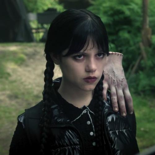 Тим Бёртон продолжает собирать своих любимчиков в Уэнсдей. 01 Тим Бёртон продолжает собирать своих любимчиков в Уэнсдей. 01