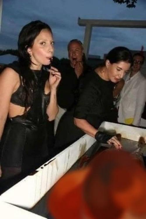 Гости вечеринок Эпштейна оказались фанатами Духовной Кухни. 01