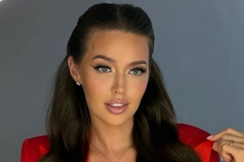 31-Летняя Анастасия Костенко, супруга Дмитрия Тарасова, столкнулась с волной критики после новой фотосессии.

