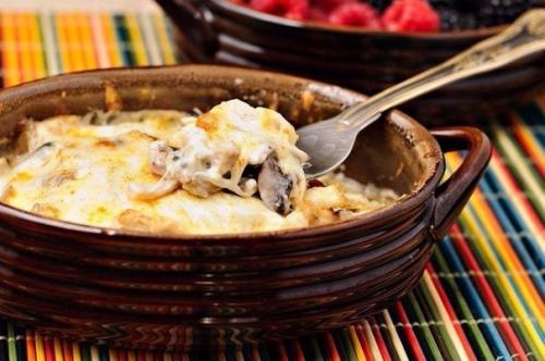 Жюльен с курицей и грибами. Жюльен с курицей и грибами.