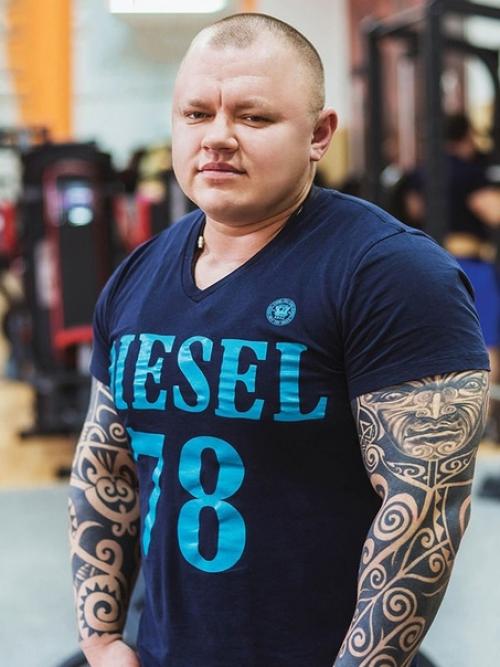 Кто не в курсе эта девушка и зовут её Анна тураева.