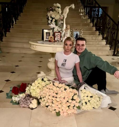 Волочкова рассказала о своих отношениях с марчелом, которого она в третий раз увезла на Мальдивы в январе.  