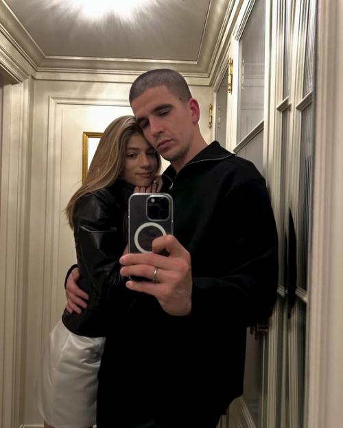 Саша Новикова и Feduk поделились милым видео с их 3-летней дочерью Ниной. 05