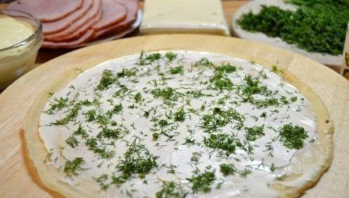 Блинные рулетики с начинкой из ветчины и сыра. 05 Блинные рулетики с начинкой из ветчины и сыра. 05