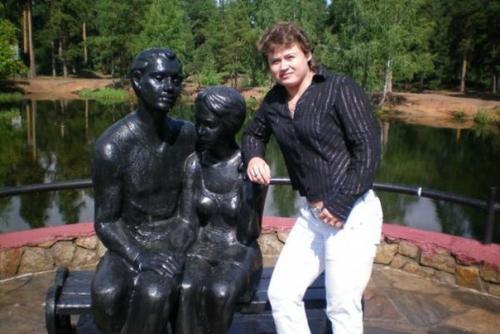 Кто не в курсе эта девушка и зовут её Анна тураева. 02